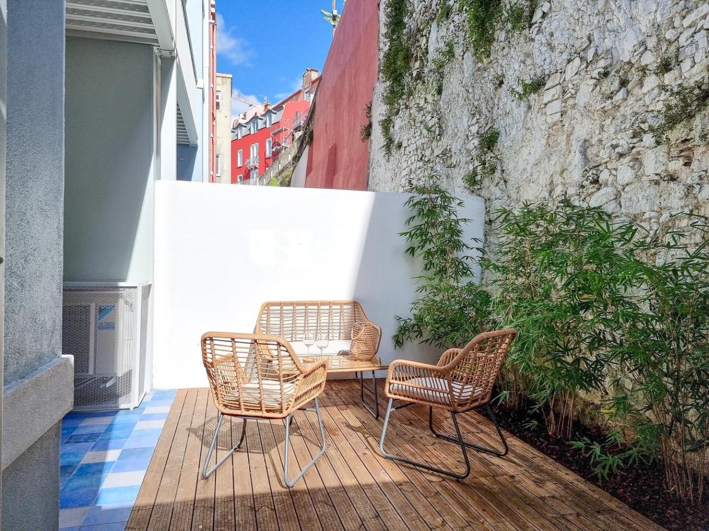 W. Lots Of In A Beautiful Terrace Lisbon