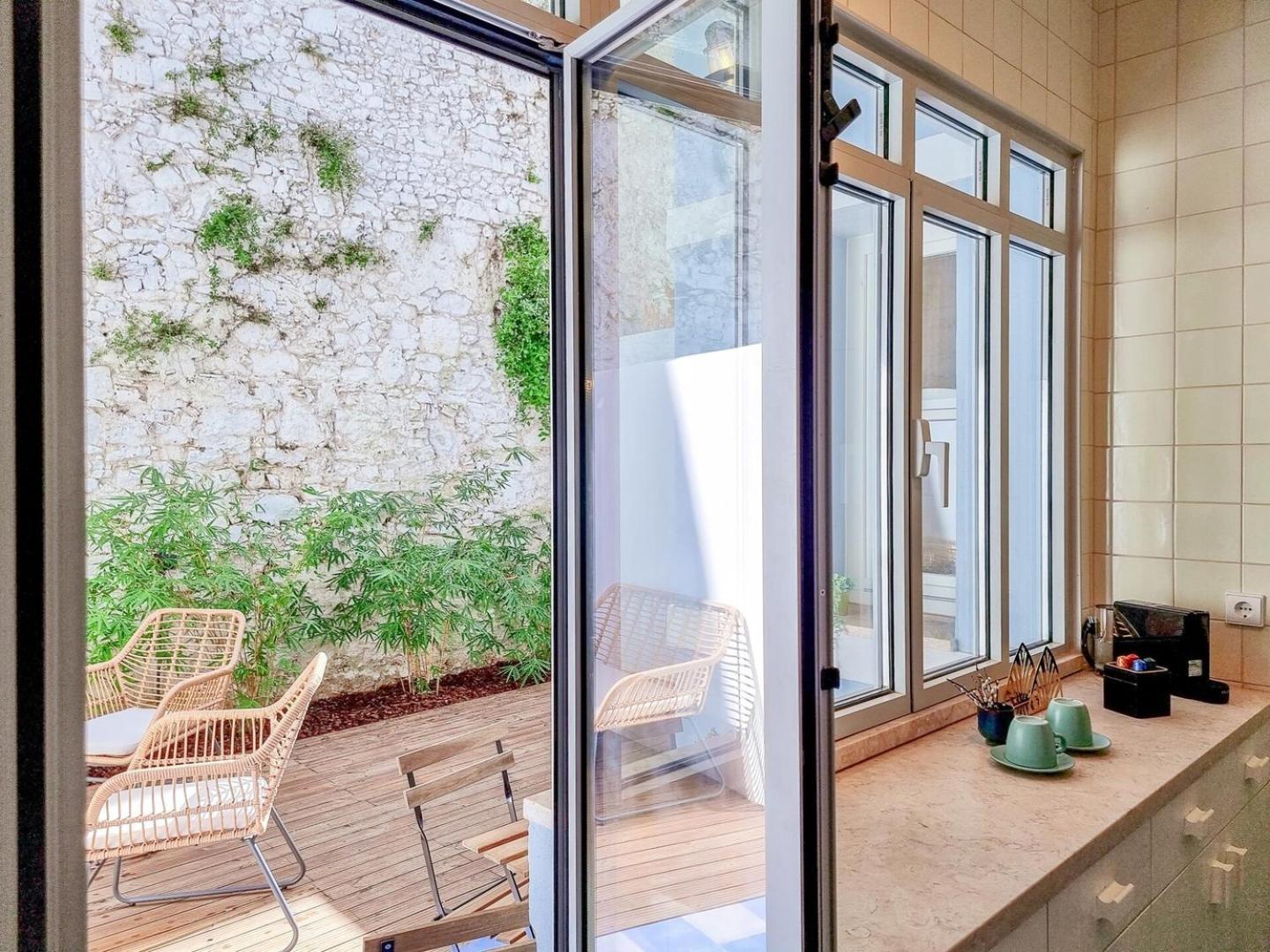 Apartment W. Lots Of In A Beautiful Terrace Lisbon